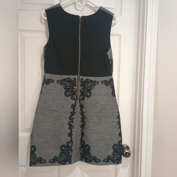 Diane Von Furstenberg Gray and Black Dress Size 10 - Picture 3 of 5